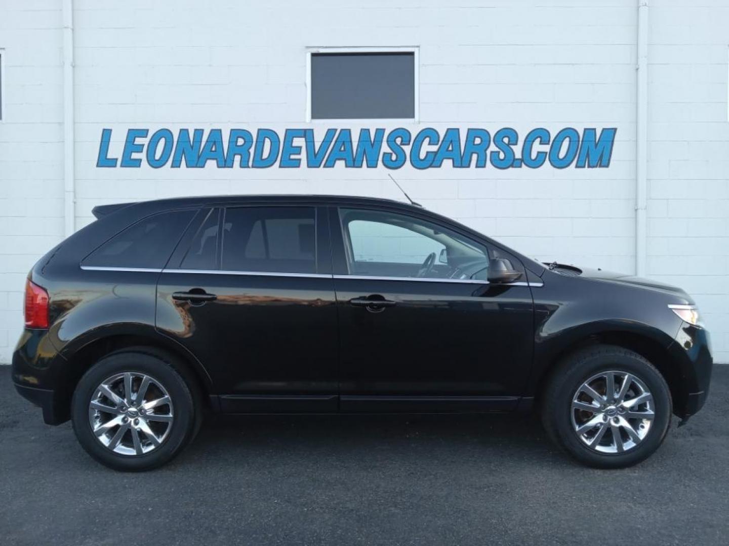 2013 Tuxedo Black Metallic /Charcoal Black Ford Edge Limited AWD (2FMDK4KC9DB) with an 3.5L V6 DOHC 24V engine, 6-Speed Automatic transmission, located at 6064 Gull Rd, Kalamazoo, MI, 49048, (269) 222-0088, 42.328388, -85.512924 - <b>Equipment</b><br>The vehicle keeps you comfortable with Auto Climate. The state of the art park assist system will guide you easily into any spot. The leather seats in this Ford Edge are a must for buyers looking for comfort, durability, and style. Protect this unit from unwanted accidents with a - Photo#0