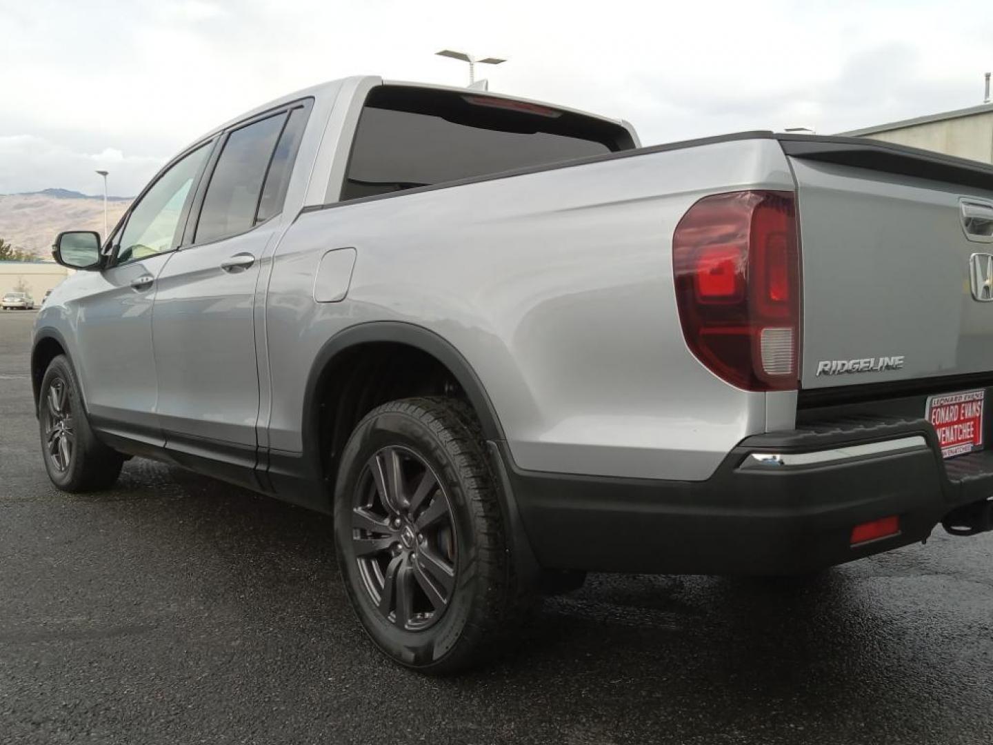 2019 Lunar Silver Metallic /Black Honda Ridgeline Sport AWD (5FPYK3F18KB) with an 3.5L V6 SOHC 24V engine, 6A transmission, located at 6064 Gull Rd, Kalamazoo, MI, 49048, (269) 222-0088, 42.328388, -85.512924 - This model keeps you comfortable with Auto Climate. Protect the Honda Ridgeline from unwanted accidents with a cutting edge backup camera system. It's AutoCheck: 1 owner, assurance of single-owner history for peace of mind. Bluetooth technology is built into it, keeping your hands on the steering wh - Photo#7