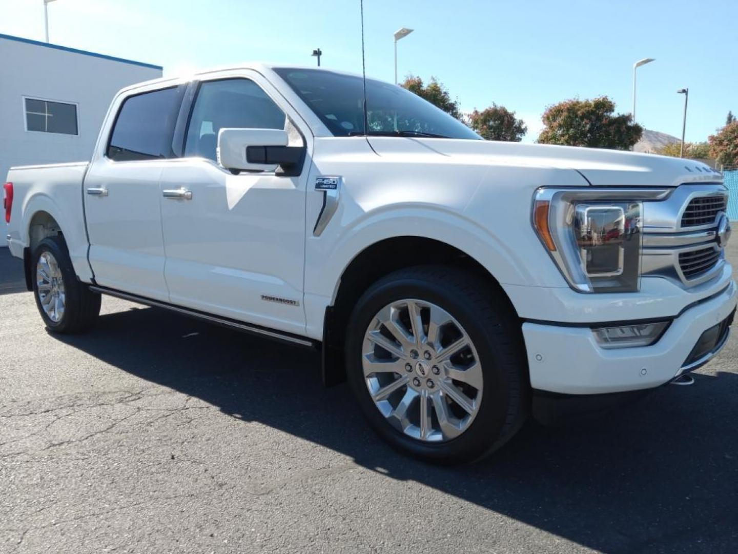 2023 Star White Metallic Tri-Coat /light slate Ford F-150 XL SuperCrew 6.5-ft. Bed 4WD (1FTFW1ED7PF) with an 3.5L V6 DOHC 16V HYBRID engine, 6A transmission, located at 6064 Gull Rd, Kalamazoo, MI, 49048, (269) 222-0088, 42.328388, -85.512924 - <b>Equipment</b><br>The leather seats in it are a must for buyers looking for comfort, durability, and style. The Ford F-150 offers Android Auto for seamless smartphone integration. It is pure luxury with a heated steering wheel. The installed navigation system will keep you on the right path. This - Photo#4