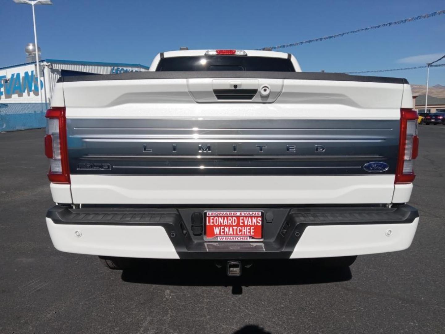 2023 Star White Metallic Tri-Coat /light slate Ford F-150 XL SuperCrew 6.5-ft. Bed 4WD (1FTFW1ED7PF) with an 3.5L V6 DOHC 16V HYBRID engine, 6A transmission, located at 6064 Gull Rd, Kalamazoo, MI, 49048, (269) 222-0088, 42.328388, -85.512924 - <b>Equipment</b><br>The leather seats in it are a must for buyers looking for comfort, durability, and style. The Ford F-150 offers Android Auto for seamless smartphone integration. It is pure luxury with a heated steering wheel. The installed navigation system will keep you on the right path. This - Photo#6