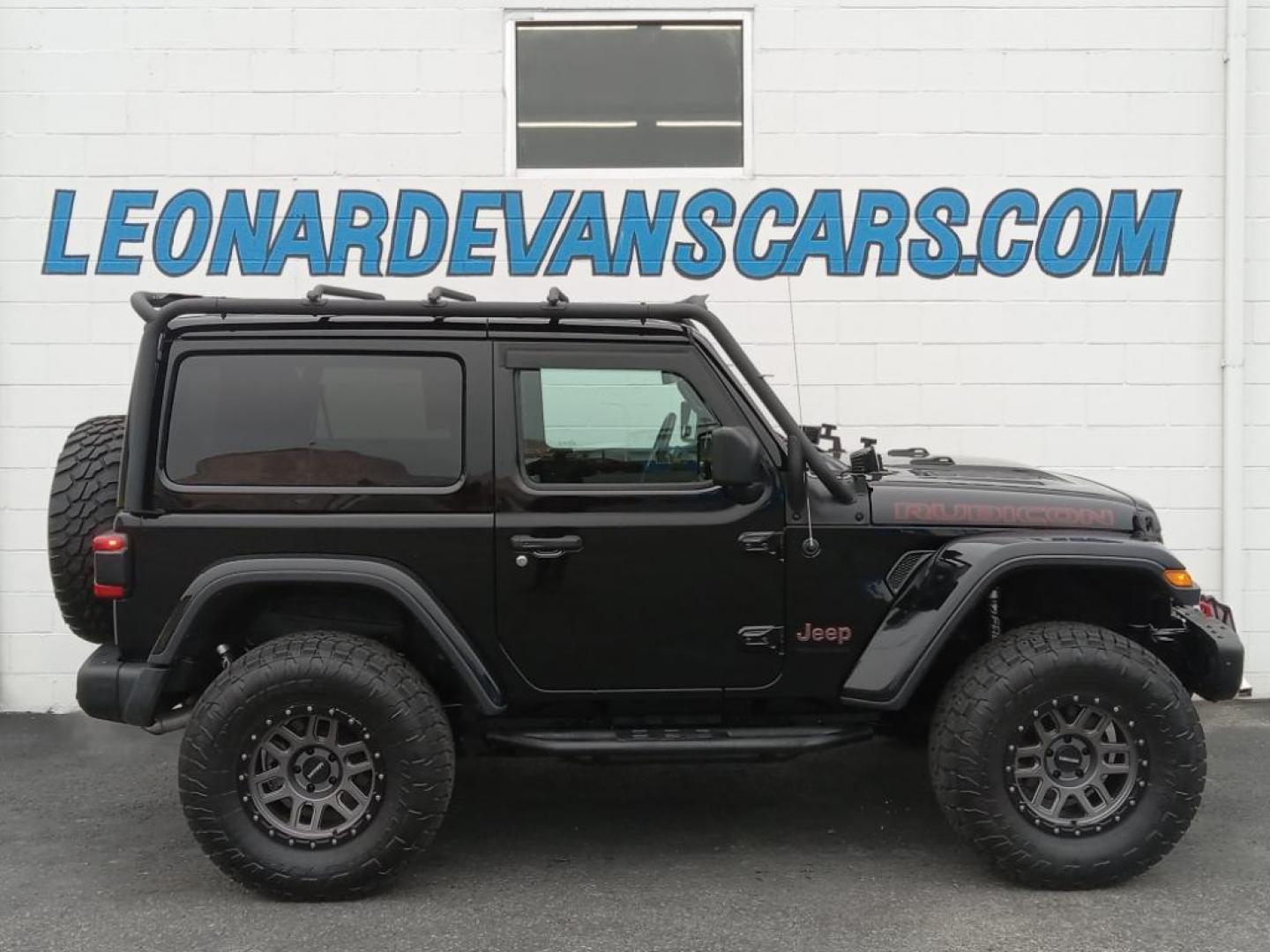 2020 BLACK Jeep Wrangler Rubicon (1C4HJXCG9LW) with an 3.6L V6 DOHC 24V FFV engine, 6A transmission, located at 6064 Gull Rd, Kalamazoo, MI, 49048, (269) 222-0088, 42.328388, -85.512924 - Protect this model from unwanted accidents with a cutting edge backup camera system. Bluetooth technology is built into this Jeep Wrangler, keeping your hands on the steering wheel and your focus on the road. This mid-size suv offers Apple CarPlay for seamless connectivity. This Jeep Wrangler has a - Photo#0