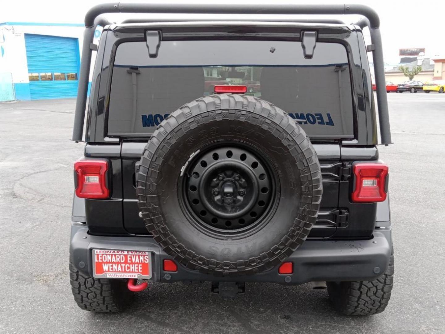 2020 BLACK Jeep Wrangler Rubicon (1C4HJXCG9LW) with an 3.6L V6 DOHC 24V FFV engine, 6A transmission, located at 6064 Gull Rd, Kalamazoo, MI, 49048, (269) 222-0088, 42.328388, -85.512924 - Protect this model from unwanted accidents with a cutting edge backup camera system. Bluetooth technology is built into this Jeep Wrangler, keeping your hands on the steering wheel and your focus on the road. This mid-size suv offers Apple CarPlay for seamless connectivity. This Jeep Wrangler has a - Photo#6