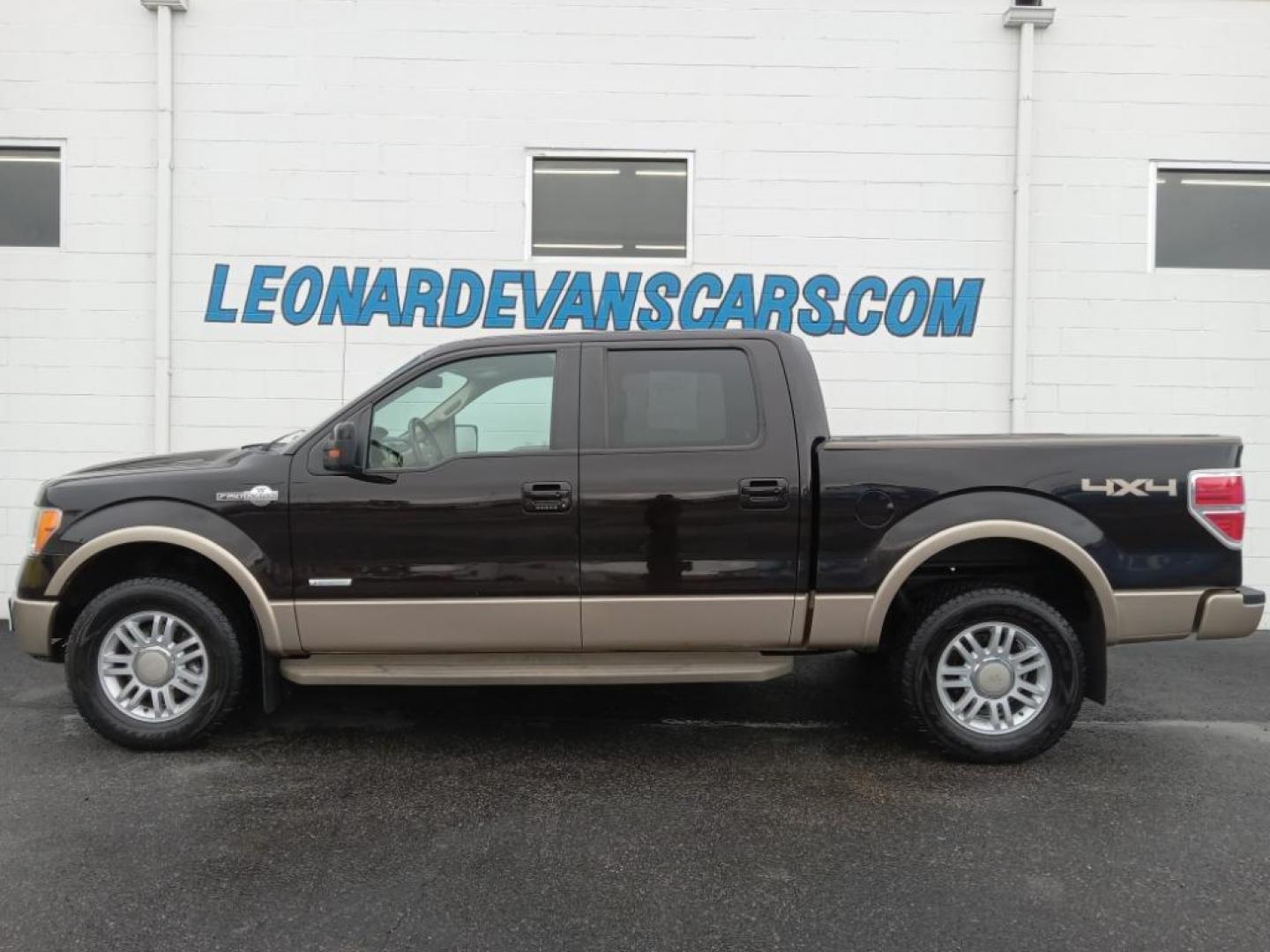 2013 Tuxedo Black Metallic /Chaparral Ford F-150 XLT SuperCrew 6.5-ft. Bed 4WD (1FTFW1ET3DK) with an 3.5L V6 TURBO engine, 6-Speed Automatic transmission, located at 6064 Gull Rd, Kalamazoo, MI, 49048, (269) 222-0088, 42.328388, -85.512924 - <b>Equipment</b><br>The state of the art park assist system will guide you easily into any spot. This model keeps you comfortable with Auto Climate. The leather seats in the vehicle are a must for buyers looking for comfort, durability, and style. Good News! This certified CARFAX 1-owner vehicle has - Photo#1