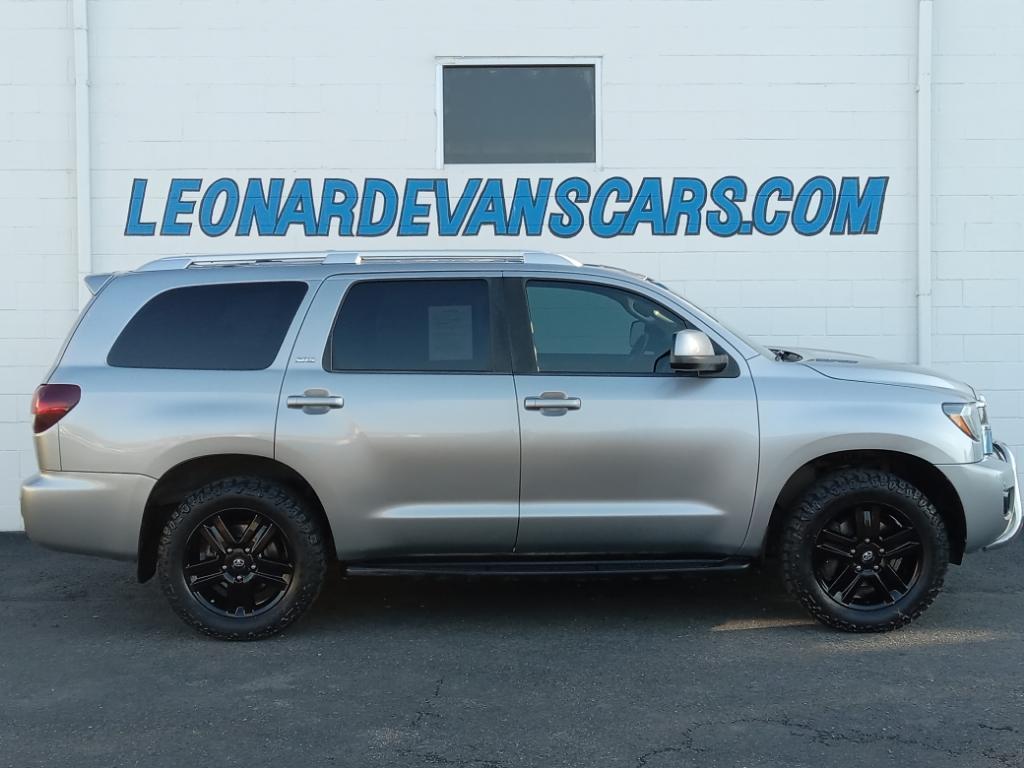 photo of 2018 Toyota Sequoia SR5 5.7L 4WD