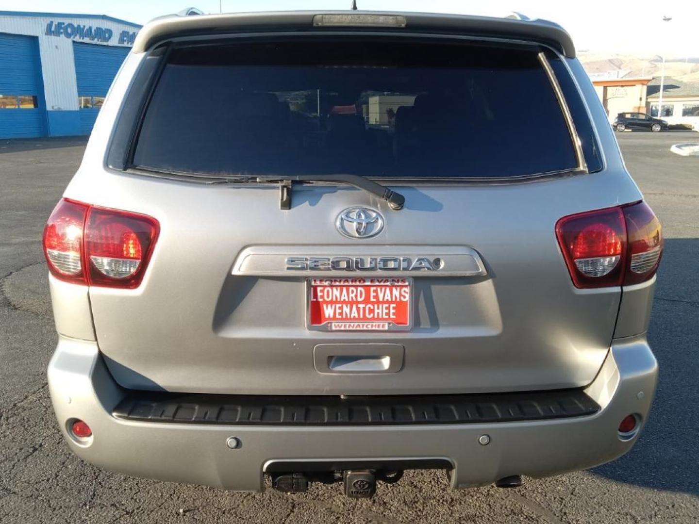 2018 Silver Sky Metallic /Graphite Toyota Sequoia SR5 5.7L 4WD (5TDBY5G18JS) with an 5.7L V8 DOHC 32V engine, 6A transmission, located at 6064 Gull Rd, Kalamazoo, MI, 49048, (269) 222-0088, 42.328388, -85.512924 - <b>Equipment</b><br>See what's behind you with the back up camera on it. The installed navigation system will keep you on the right path. The vehicle offers Automatic Climate Control for personalized comfort. The leather seats in this 1/2 ton suv are a must for buyers looking for comfort, durability - Photo#6