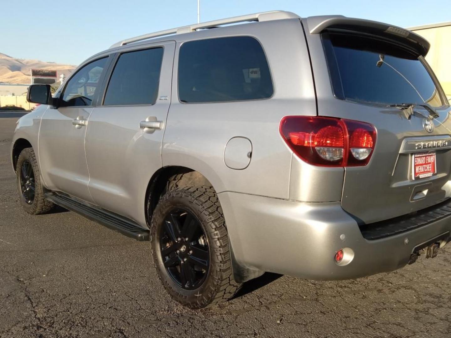 2018 Silver Sky Metallic /Graphite Toyota Sequoia SR5 5.7L 4WD (5TDBY5G18JS) with an 5.7L V8 DOHC 32V engine, 6A transmission, located at 6064 Gull Rd, Kalamazoo, MI, 49048, (269) 222-0088, 42.328388, -85.512924 - <b>Equipment</b><br>See what's behind you with the back up camera on it. The installed navigation system will keep you on the right path. The vehicle offers Automatic Climate Control for personalized comfort. The leather seats in this 1/2 ton suv are a must for buyers looking for comfort, durability - Photo#7