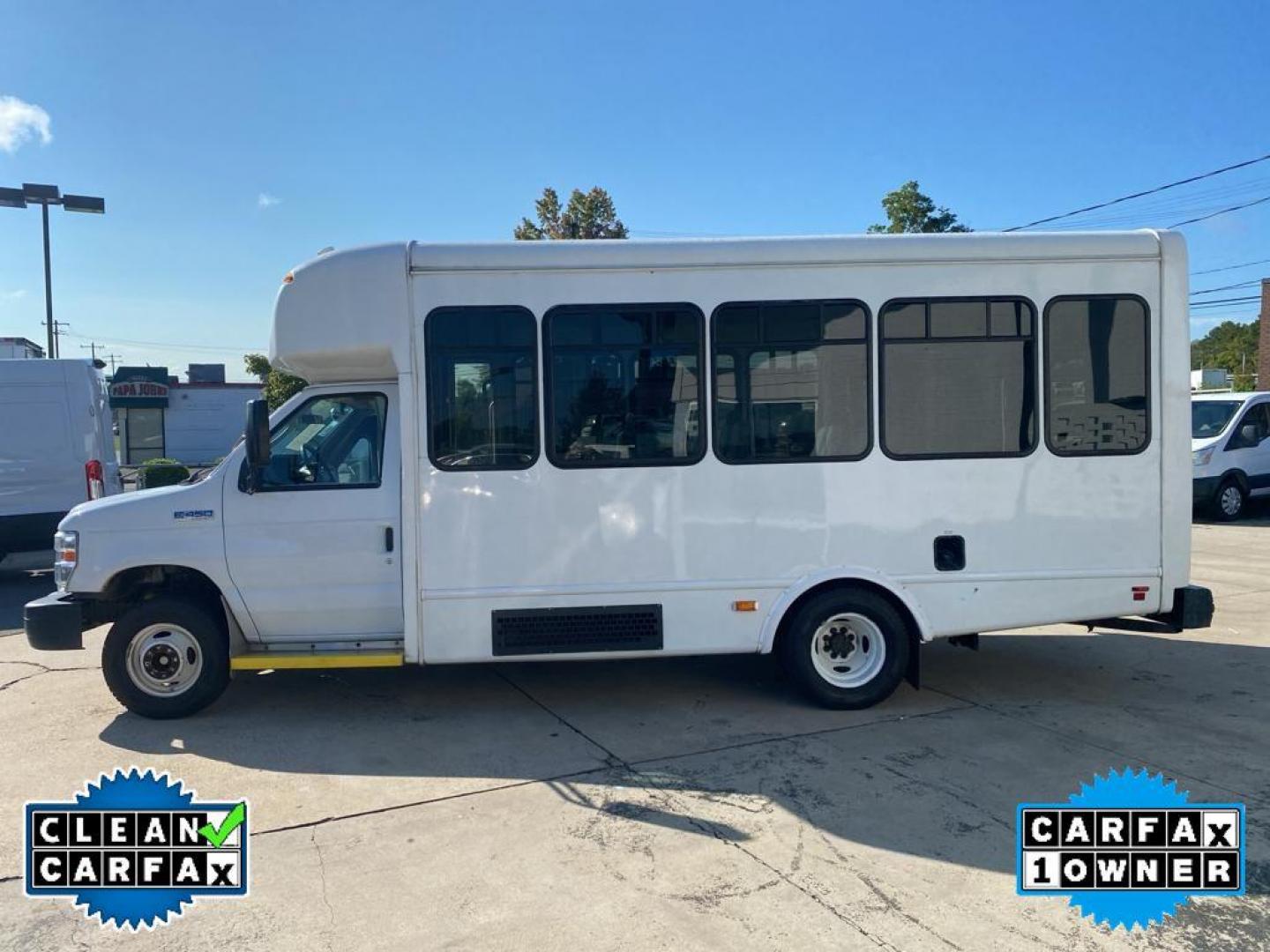 2019 Oxford White /Medium Flint Ford Econoline E450 (1FDFE4FS0KD) with an 6.8L V10 SOHC 20V engine, 6-speed automatic transmission, located at 6064 Gull Rd, Kalamazoo, MI, 49048, (269) 222-0088, 42.328388, -85.512924 - <b>Equipment</b><br>Good News! This certified CARFAX 1-owner vehicle has only had one owner before you. The vehicle has a clean CARFAX vehicle history report. This vehicle has a V10, 6.8L (415 CID) high output engine. This 1 1/2 ton van embodies class and sophistication with its refined white exteri - Photo#4