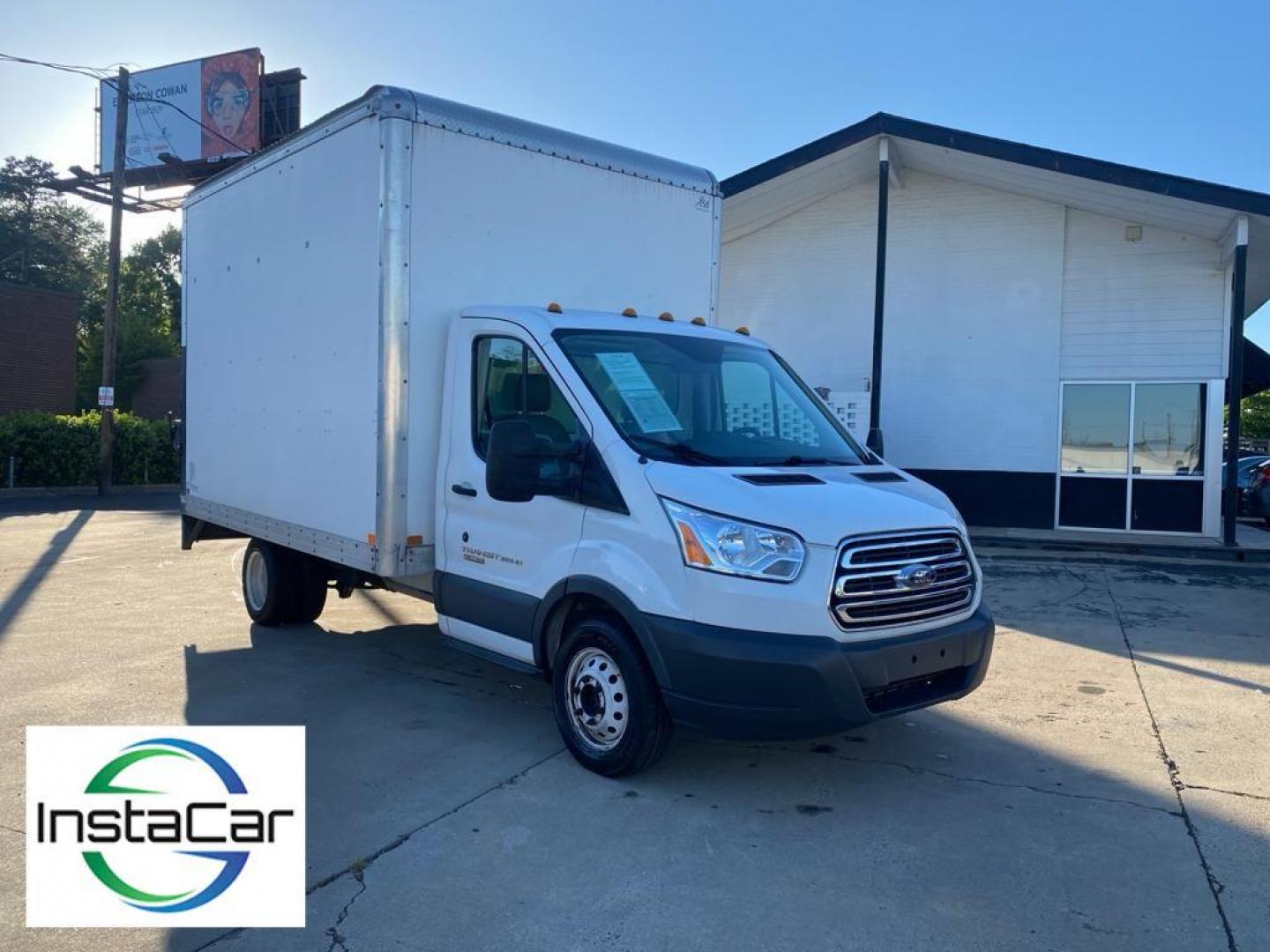 2018 Oxford White /Pewter Ford Transit T-350 HD DRW (1FDRS8ZV6JK) with an 3.2L L5 DIESEL engine, 6-speed automatic transmission, located at 6064 Gull Rd, Kalamazoo, MI, 49048, (269) 222-0088, 42.328388, -85.512924 - <b>Equipment</b><br>This 2018 Ford Transit Chassis Cab T-350HD has a L5, 3.2L high output engine. It is outfitted with a Powerstroke diesel engine This model is rear wheel drive. Set the temperature exactly where you are most comfortable in this Ford Transit Chassis Cab. The fan speed and temperatur - Photo#6