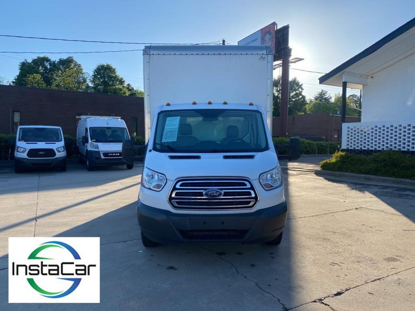 2018 Oxford White /Pewter Ford Transit T-350 HD DRW (1FDRS8ZV6JK) with an 3.2L L5 DIESEL engine, 6-speed automatic transmission, located at 6064 Gull Rd, Kalamazoo, MI, 49048, (269) 222-0088, 42.328388, -85.512924 - <b>Equipment</b><br>This 2018 Ford Transit Chassis Cab T-350HD has a L5, 3.2L high output engine. It is outfitted with a Powerstroke diesel engine This model is rear wheel drive. Set the temperature exactly where you are most comfortable in this Ford Transit Chassis Cab. The fan speed and temperatur - Photo#7