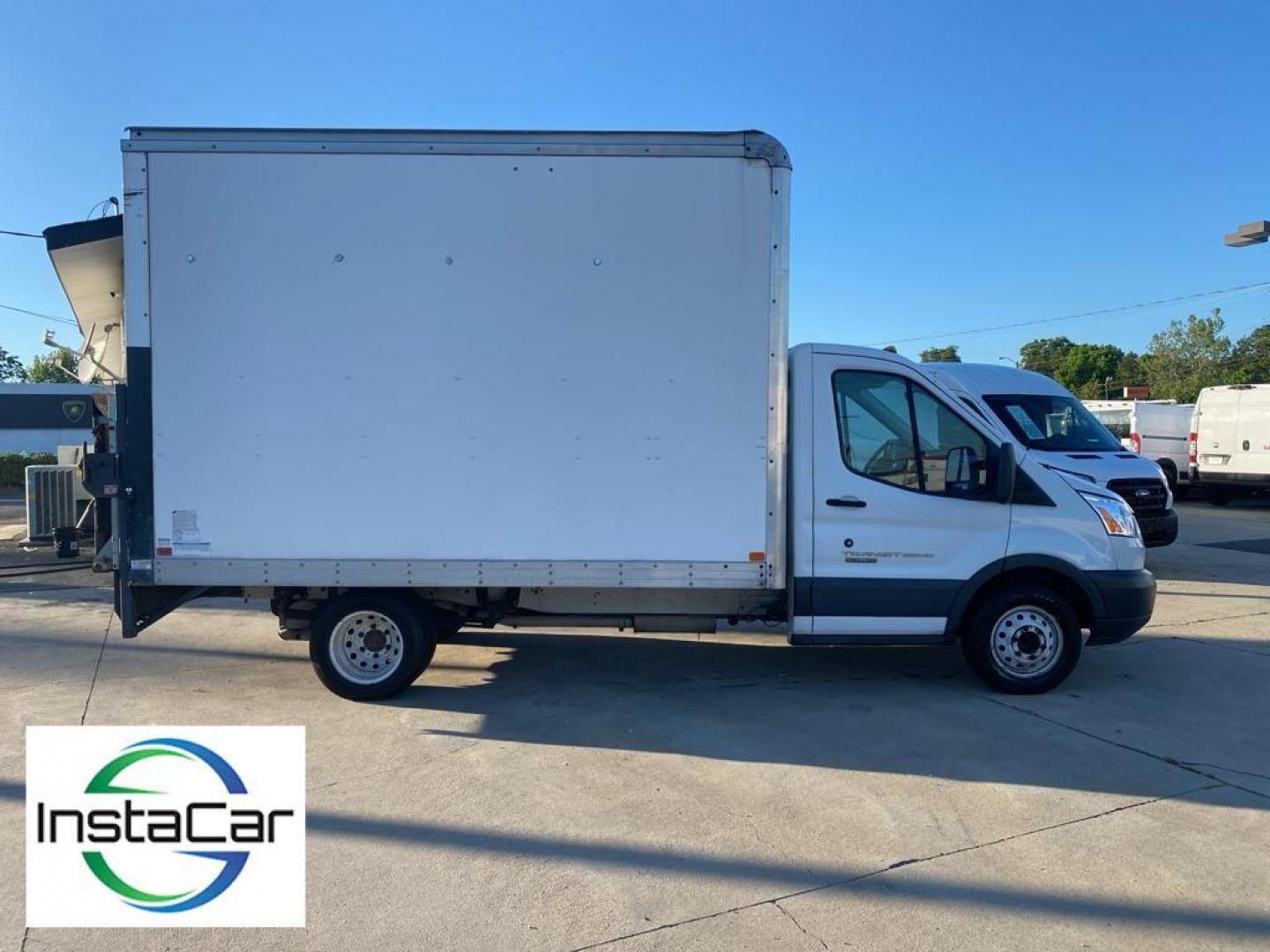 2018 Oxford White /Pewter Ford Transit T-350 HD DRW (1FDRS8ZV6JK) with an 3.2L L5 DIESEL engine, 6-speed automatic transmission, located at 6064 Gull Rd, Kalamazoo, MI, 49048, (269) 222-0088, 42.328388, -85.512924 - <b>Equipment</b><br>This 2018 Ford Transit Chassis Cab T-350HD has a L5, 3.2L high output engine. It is outfitted with a Powerstroke diesel engine This model is rear wheel drive. Set the temperature exactly where you are most comfortable in this Ford Transit Chassis Cab. The fan speed and temperatur - Photo#12