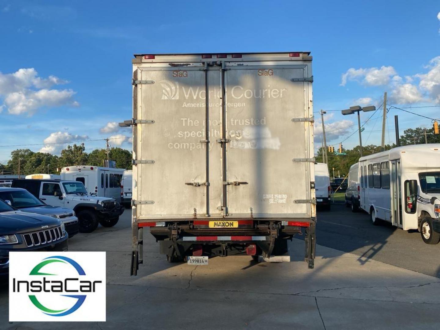 2007 International 4300 - (1HTMMAAL97H) with an 7.6L L6 DIESEL engine, Manual 6-Speed transmission, located at 6064 Gull Rd, Kalamazoo, MI, 49048, (269) 222-0088, 42.328388, -85.512924 - Photo#14