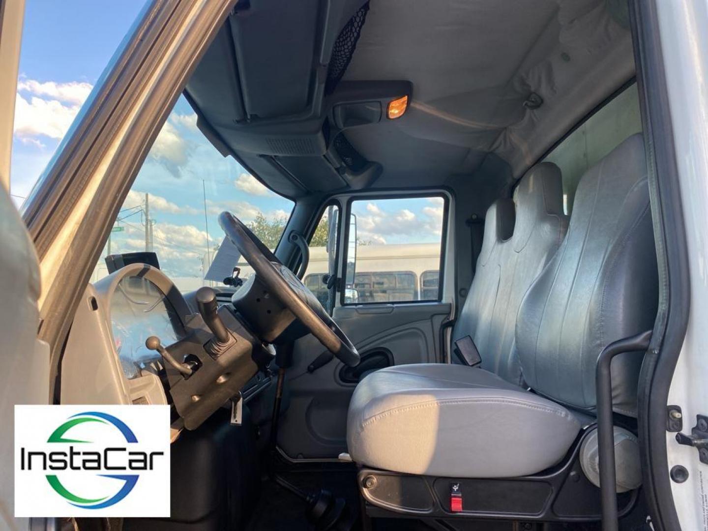 2007 International 4300 - (1HTMMAAL97H) with an 7.6L L6 DIESEL engine, Manual 6-Speed transmission, located at 6064 Gull Rd, Kalamazoo, MI, 49048, (269) 222-0088, 42.328388, -85.512924 - Photo#23