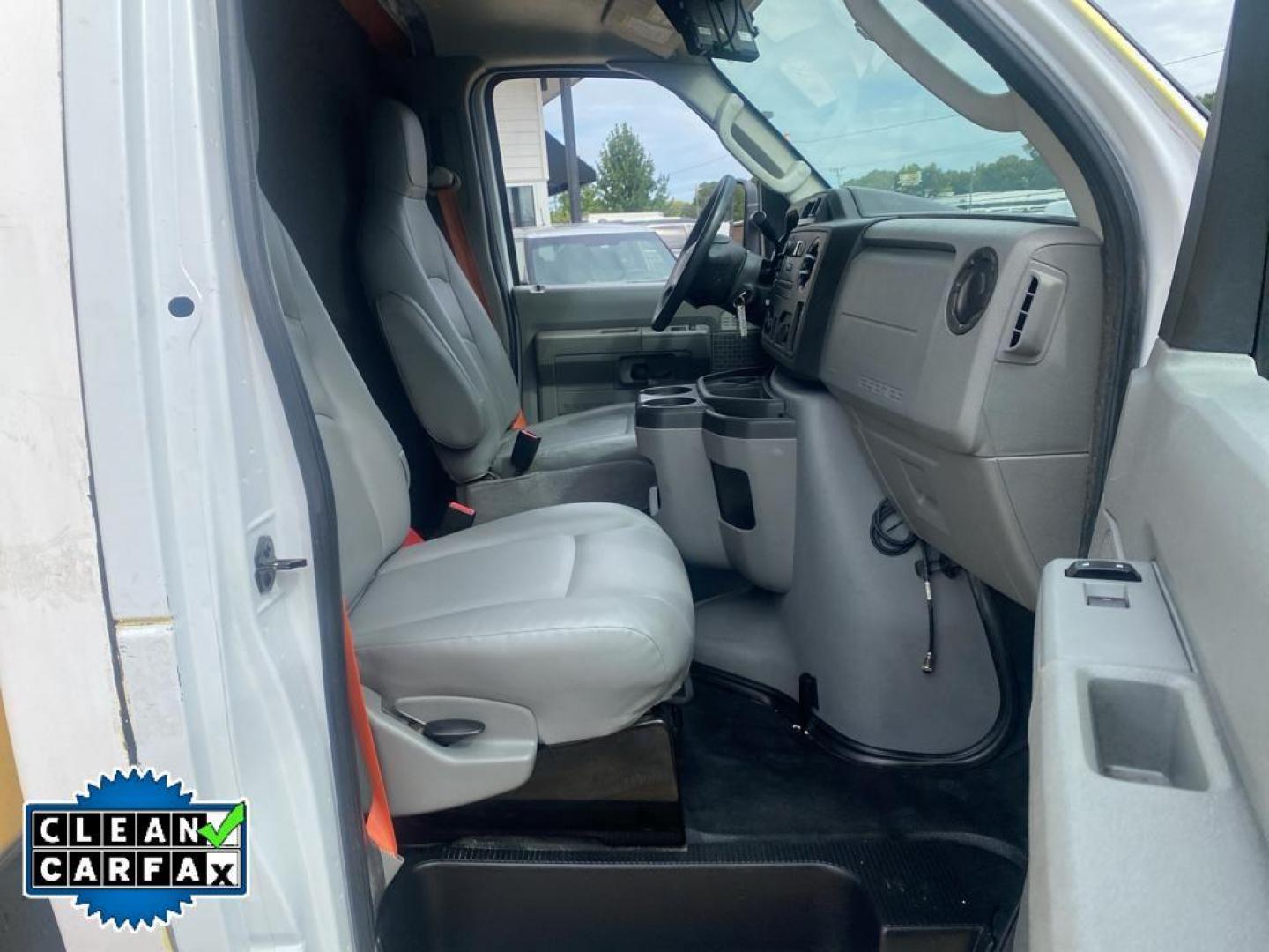 2018 Oxford White /Medium Flint Ford Econoline E450 (1FDXE4FS0JD) with an 6.8L V10 SOHC 20V engine, 6-speed automatic transmission, located at 6064 Gull Rd, Kalamazoo, MI, 49048, (269) 222-0088, 42.328388, -85.512924 - <b>Equipment</b><br>Our dealership has already run the CARFAX report and it is clean. A clean CARFAX is a great asset for resale value in the future. It embodies class and sophistication with its refined white exterior. This vehicle has a V10, 6.8L (415 CID) high output engine. Set the temperature - Photo#24