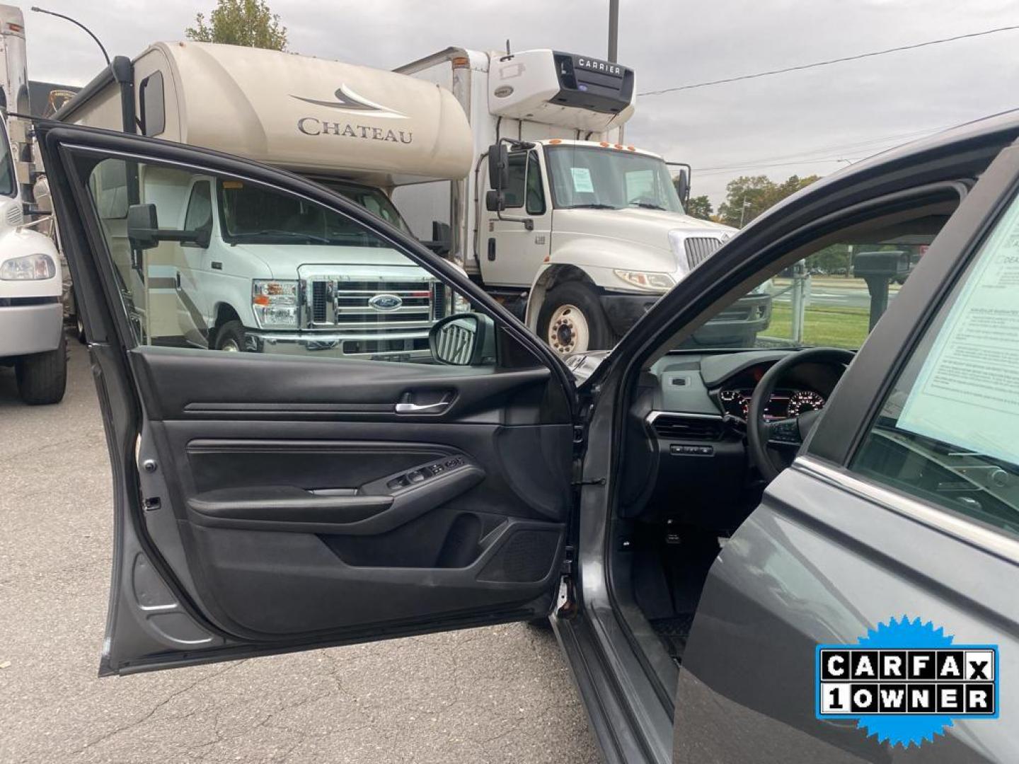 2019 Gun Metallic /Charcoal Nissan Altima 2.5 S (1N4BL4BV1KC) with an 2.5L L4 DOHC 16V engine, CVT transmission, located at 6064 Gull Rd, Kalamazoo, MI, 49048, (269) 222-0088, 42.328388, -85.512924 - <b>Equipment</b><br>with XM/Sirus Satellite Radio you are no longer restricted by poor quality local radio stations while driving this mid-size car. Anywhere on the planet, you will have hundreds of digital stations to choose from. This Nissan Altima features a hands-free Bluetooth phone system. Th - Photo#18