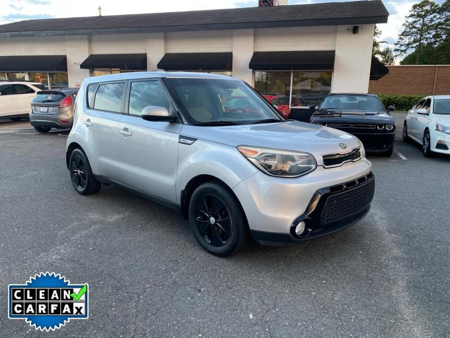 2016 Bright Silver /Gray 2-Tone Kia Soul + (KNDJP3A54G7) with an 2.0L L4 DOHC 16V engine, 6A transmission, located at 6064 Gull Rd, Kalamazoo, MI, 49048, (269) 222-0088, 42.328388, -85.512924 - <b>Equipment</b><br>The vehicle features a hands-free Bluetooth phone system. See what's behind you with the back up camera on this Kia Soul. The Kia Soul has satellite radio capabilities. This model is equipped with the latest generation of XM/Sirius Radio. This 2016 Kia Soul has a clean CARFAX ve - Photo#5