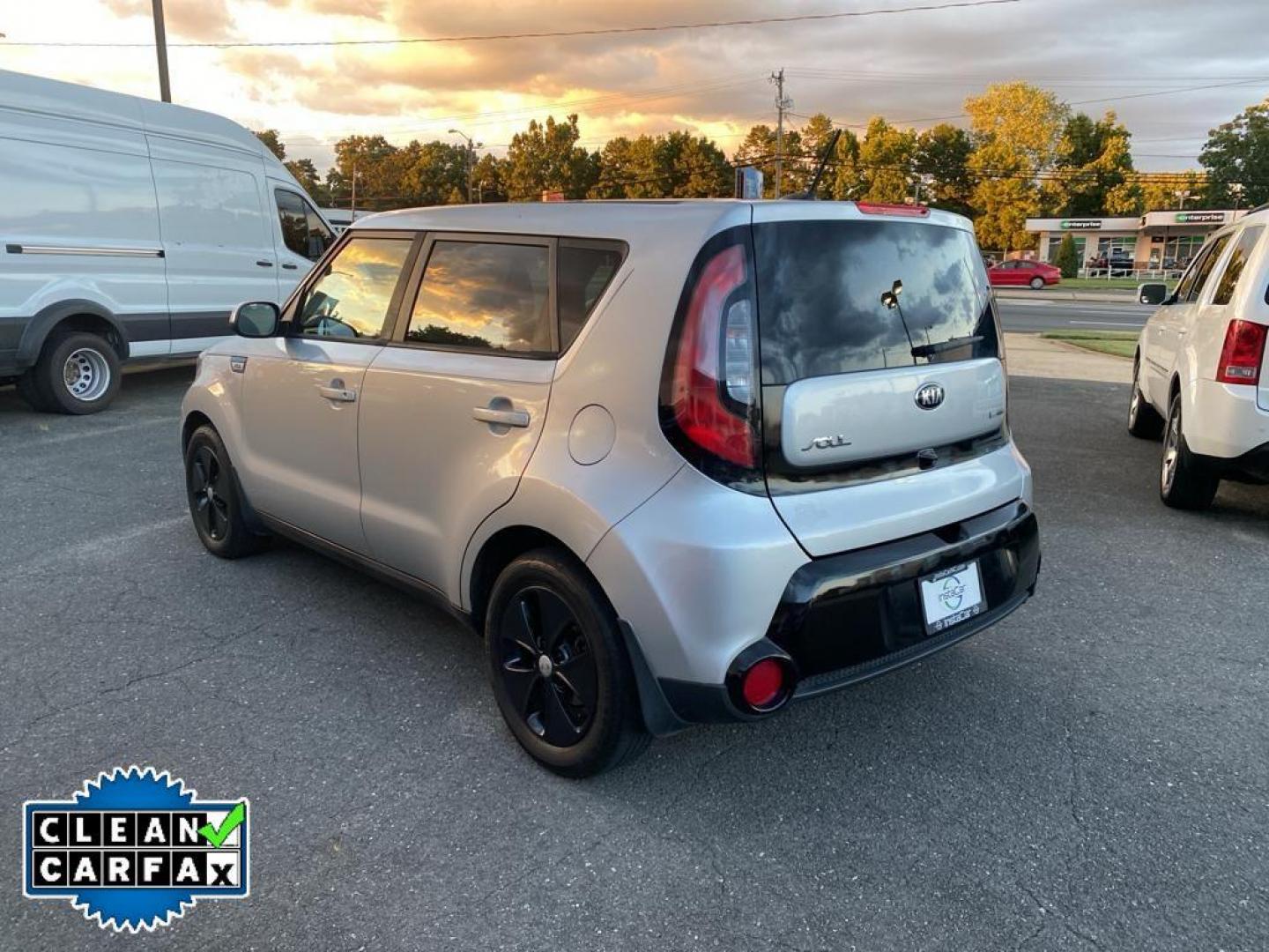 2016 Bright Silver /Gray 2-Tone Kia Soul + (KNDJP3A54G7) with an 2.0L L4 DOHC 16V engine, 6A transmission, located at 6064 Gull Rd, Kalamazoo, MI, 49048, (269) 222-0088, 42.328388, -85.512924 - <b>Equipment</b><br>The vehicle features a hands-free Bluetooth phone system. See what's behind you with the back up camera on this Kia Soul. The Kia Soul has satellite radio capabilities. This model is equipped with the latest generation of XM/Sirius Radio. This 2016 Kia Soul has a clean CARFAX ve - Photo#9