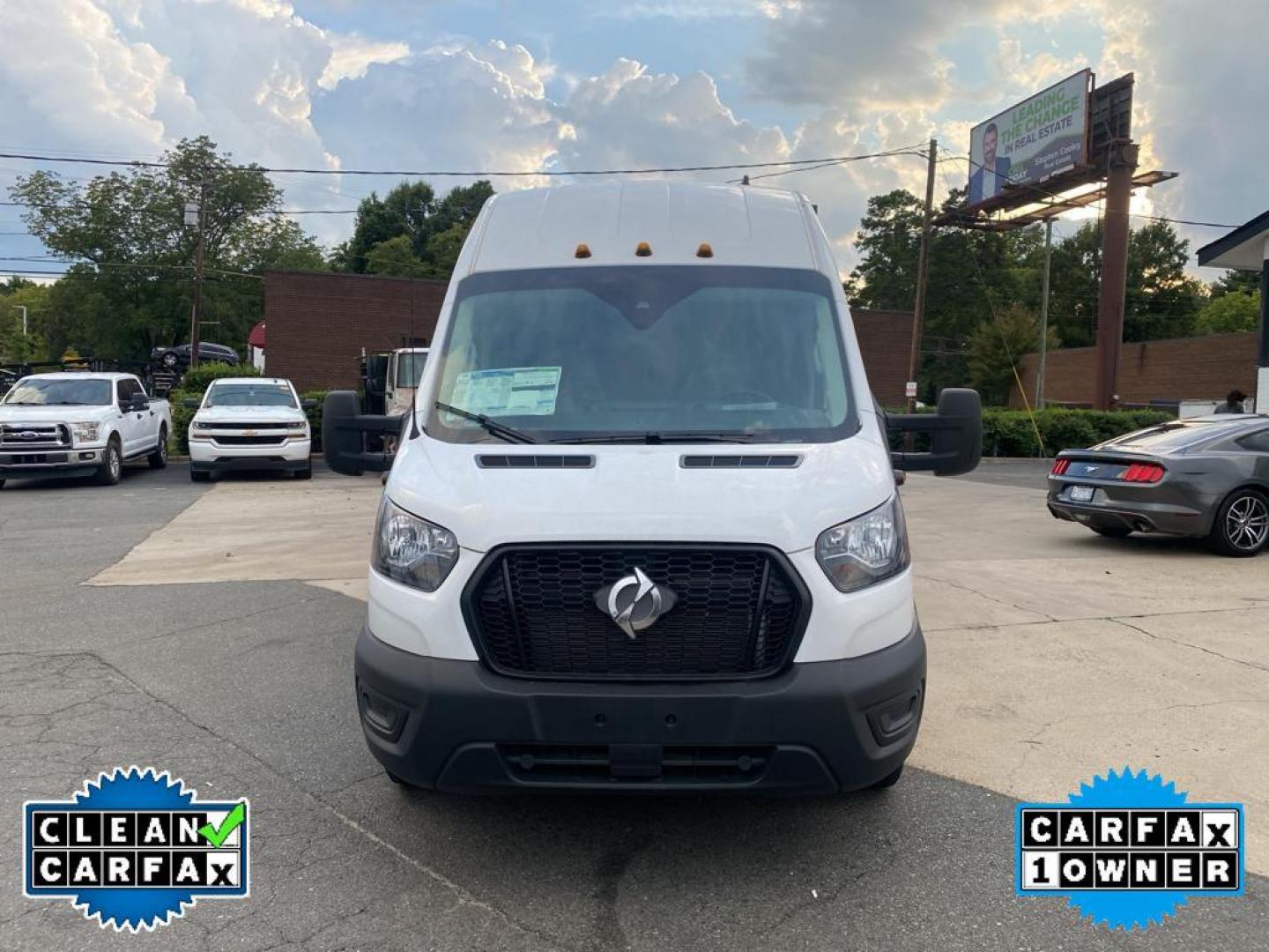 2022 Oxford White /Dark Palazzo Gray Ford Transit T-350 HD DRW (1FTRU8XG0NK) with an 3.5L V6 DOHC 24V engine, 10-speed automatic transmission, located at 6064 Gull Rd, Kalamazoo, MI, 49048, (269) 222-0088, 42.328388, -85.512924 - <b>Equipment</b><br>Our dealership has already run the CARFAX report and it is clean. A clean CARFAX is a great asset for resale value in the future. Protect this 2022 Ford Transit Van T-350HD EL High Roof from unwanted accidents with a cutting edge backup camera system. This Ford Transit Van featu - Photo#9