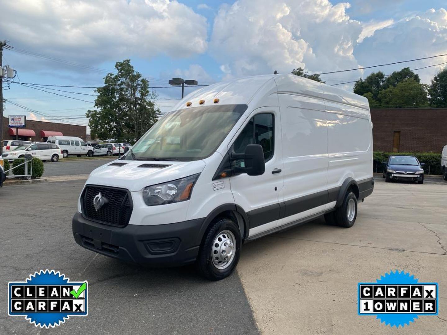 2022 Oxford White /Dark Palazzo Gray Ford Transit T-350 HD DRW (1FTRU8XG0NK) with an 3.5L V6 DOHC 24V engine, 10-speed automatic transmission, located at 6064 Gull Rd, Kalamazoo, MI, 49048, (269) 222-0088, 42.328388, -85.512924 - <b>Equipment</b><br>Our dealership has already run the CARFAX report and it is clean. A clean CARFAX is a great asset for resale value in the future. Protect this 2022 Ford Transit Van T-350HD EL High Roof from unwanted accidents with a cutting edge backup camera system. This Ford Transit Van featu - Photo#10