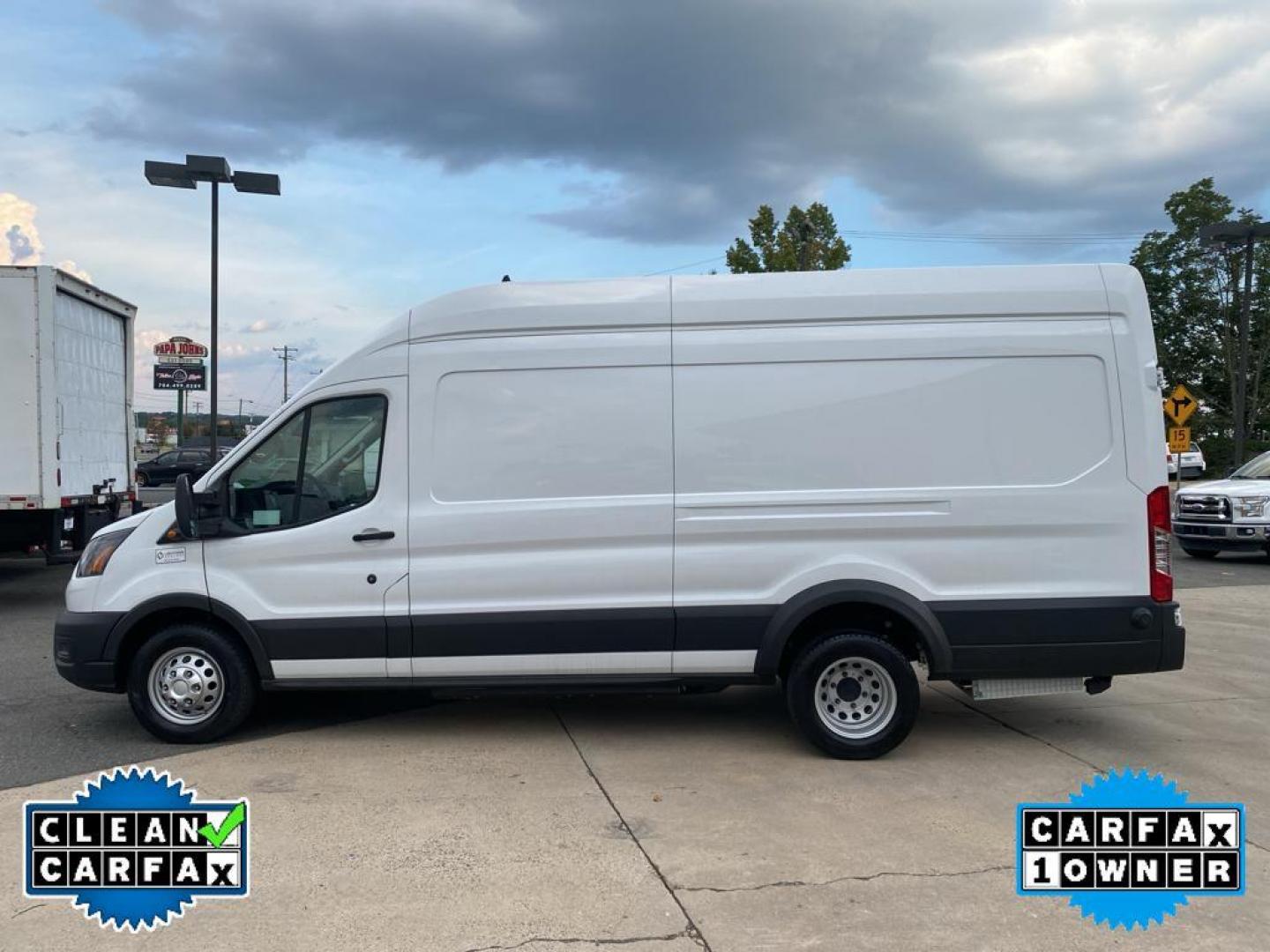 2022 Oxford White /Dark Palazzo Gray Ford Transit T-350 HD DRW (1FTRU8XG0NK) with an 3.5L V6 DOHC 24V engine, 10-speed automatic transmission, located at 6064 Gull Rd, Kalamazoo, MI, 49048, (269) 222-0088, 42.328388, -85.512924 - <b>Equipment</b><br>Our dealership has already run the CARFAX report and it is clean. A clean CARFAX is a great asset for resale value in the future. Protect this 2022 Ford Transit Van T-350HD EL High Roof from unwanted accidents with a cutting edge backup camera system. This Ford Transit Van featu - Photo#11