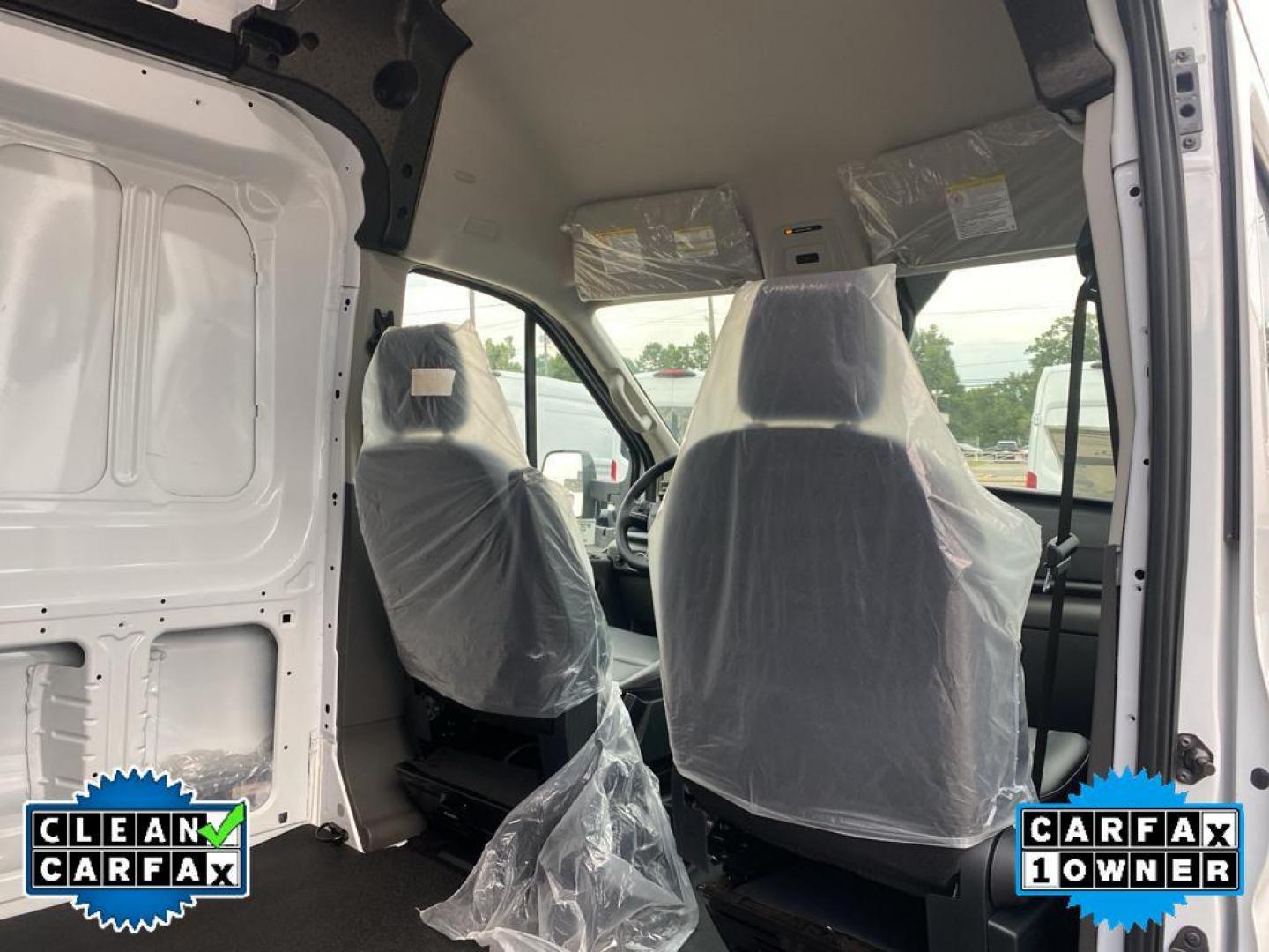 2022 Oxford White /Dark Palazzo Gray Ford Transit T-350 HD DRW (1FTRU8XG0NK) with an 3.5L V6 DOHC 24V engine, 10-speed automatic transmission, located at 6064 Gull Rd, Kalamazoo, MI, 49048, (269) 222-0088, 42.328388, -85.512924 - <b>Equipment</b><br>Our dealership has already run the CARFAX report and it is clean. A clean CARFAX is a great asset for resale value in the future. Protect this 2022 Ford Transit Van T-350HD EL High Roof from unwanted accidents with a cutting edge backup camera system. This Ford Transit Van featu - Photo#28