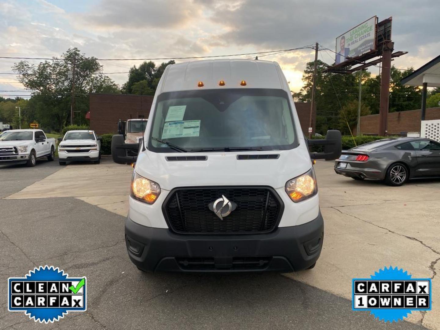 2022 Oxford White /Dark Palazzo Gray Ford Transit T-350 HD DRW (1FTRU8XG8NK) with an 3.5L V6 DOHC 24V engine, 10-speed automatic transmission, located at 6064 Gull Rd, Kalamazoo, MI, 49048, (269) 222-0088, 42.328388, -85.512924 - <b>Equipment</b><br>This model features a hands-free Bluetooth phone system. The rear parking assist technology on this 1 ton van will put you at ease when reversing. The system alerts you as you get closer to an obstruction. This vehicle is a certified CARFAX 1-owner. This vehicle has a clean CARF - Photo#9