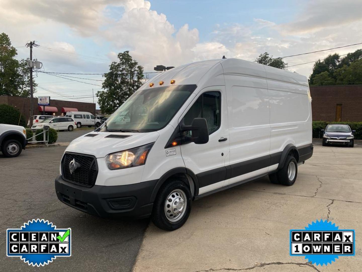 2022 Oxford White /Dark Palazzo Gray Ford Transit T-350 HD DRW (1FTRU8XG8NK) with an 3.5L V6 DOHC 24V engine, 10-speed automatic transmission, located at 6064 Gull Rd, Kalamazoo, MI, 49048, (269) 222-0088, 42.328388, -85.512924 - <b>Equipment</b><br>This model features a hands-free Bluetooth phone system. The rear parking assist technology on this 1 ton van will put you at ease when reversing. The system alerts you as you get closer to an obstruction. This vehicle is a certified CARFAX 1-owner. This vehicle has a clean CARF - Photo#10