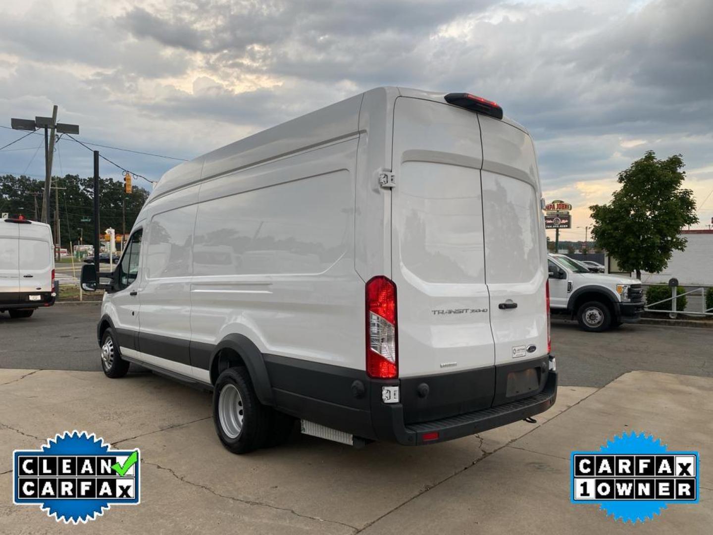 2022 Oxford White /Dark Palazzo Gray Ford Transit T-350 HD DRW (1FTRU8XG8NK) with an 3.5L V6 DOHC 24V engine, 10-speed automatic transmission, located at 6064 Gull Rd, Kalamazoo, MI, 49048, (269) 222-0088, 42.328388, -85.512924 - <b>Equipment</b><br>This model features a hands-free Bluetooth phone system. The rear parking assist technology on this 1 ton van will put you at ease when reversing. The system alerts you as you get closer to an obstruction. This vehicle is a certified CARFAX 1-owner. This vehicle has a clean CARF - Photo#12