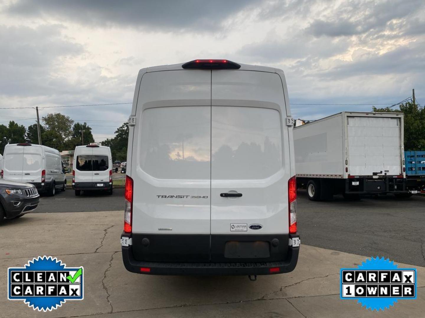 2022 Oxford White /Dark Palazzo Gray Ford Transit T-350 HD DRW (1FTRU8XG8NK) with an 3.5L V6 DOHC 24V engine, 10-speed automatic transmission, located at 6064 Gull Rd, Kalamazoo, MI, 49048, (269) 222-0088, 42.328388, -85.512924 - <b>Equipment</b><br>This model features a hands-free Bluetooth phone system. The rear parking assist technology on this 1 ton van will put you at ease when reversing. The system alerts you as you get closer to an obstruction. This vehicle is a certified CARFAX 1-owner. This vehicle has a clean CARF - Photo#13