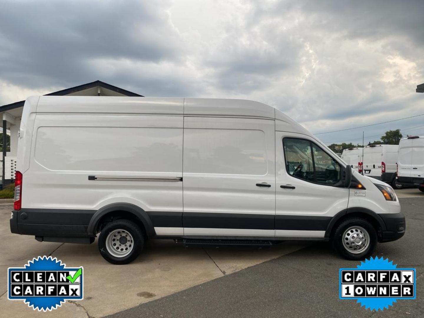 2022 Oxford White /Dark Palazzo Gray Ford Transit T-350 HD DRW (1FTRU8XG8NK) with an 3.5L V6 DOHC 24V engine, 10-speed automatic transmission, located at 6064 Gull Rd, Kalamazoo, MI, 49048, (269) 222-0088, 42.328388, -85.512924 - <b>Equipment</b><br>This model features a hands-free Bluetooth phone system. The rear parking assist technology on this 1 ton van will put you at ease when reversing. The system alerts you as you get closer to an obstruction. This vehicle is a certified CARFAX 1-owner. This vehicle has a clean CARF - Photo#15