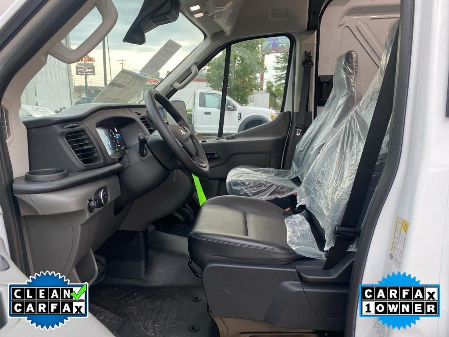 2022 Oxford White /Dark Palazzo Gray Ford Transit T-350 HD DRW (1FTRU8XG8NK) with an 3.5L V6 DOHC 24V engine, 10-speed automatic transmission, located at 6064 Gull Rd, Kalamazoo, MI, 49048, (269) 222-0088, 42.328388, -85.512924 - <b>Equipment</b><br>This model features a hands-free Bluetooth phone system. The rear parking assist technology on this 1 ton van will put you at ease when reversing. The system alerts you as you get closer to an obstruction. This vehicle is a certified CARFAX 1-owner. This vehicle has a clean CARF - Photo#23