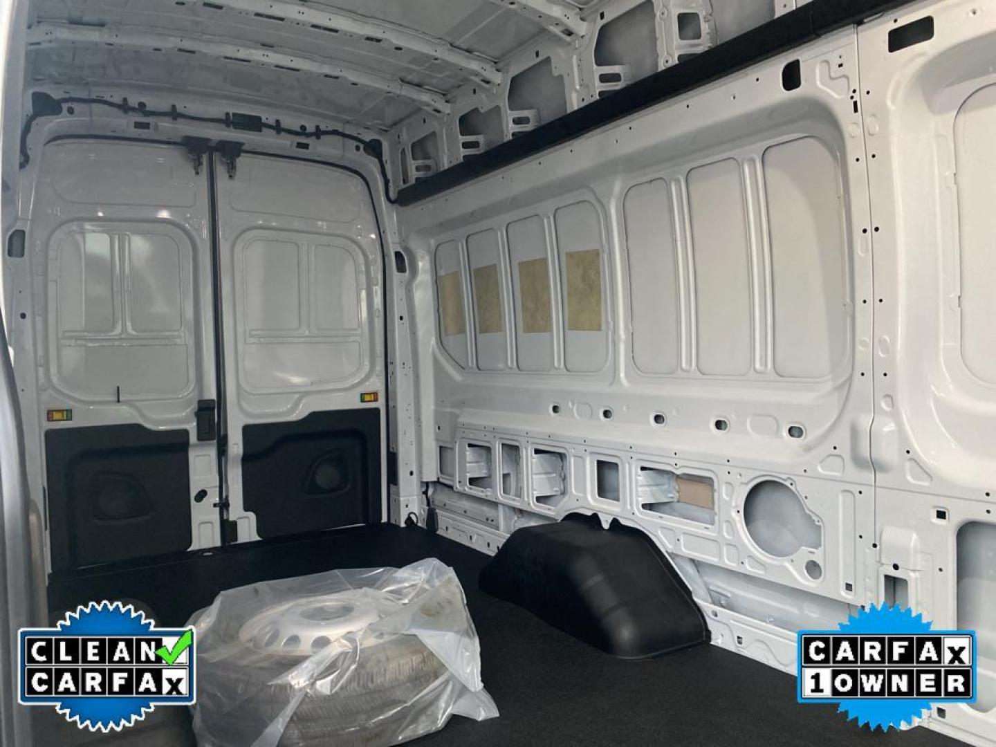 2022 Oxford White /Dark Palazzo Gray Ford Transit T-350 HD DRW (1FTRU8XG8NK) with an 3.5L V6 DOHC 24V engine, 10-speed automatic transmission, located at 6064 Gull Rd, Kalamazoo, MI, 49048, (269) 222-0088, 42.328388, -85.512924 - <b>Equipment</b><br>This model features a hands-free Bluetooth phone system. The rear parking assist technology on this 1 ton van will put you at ease when reversing. The system alerts you as you get closer to an obstruction. This vehicle is a certified CARFAX 1-owner. This vehicle has a clean CARF - Photo#29