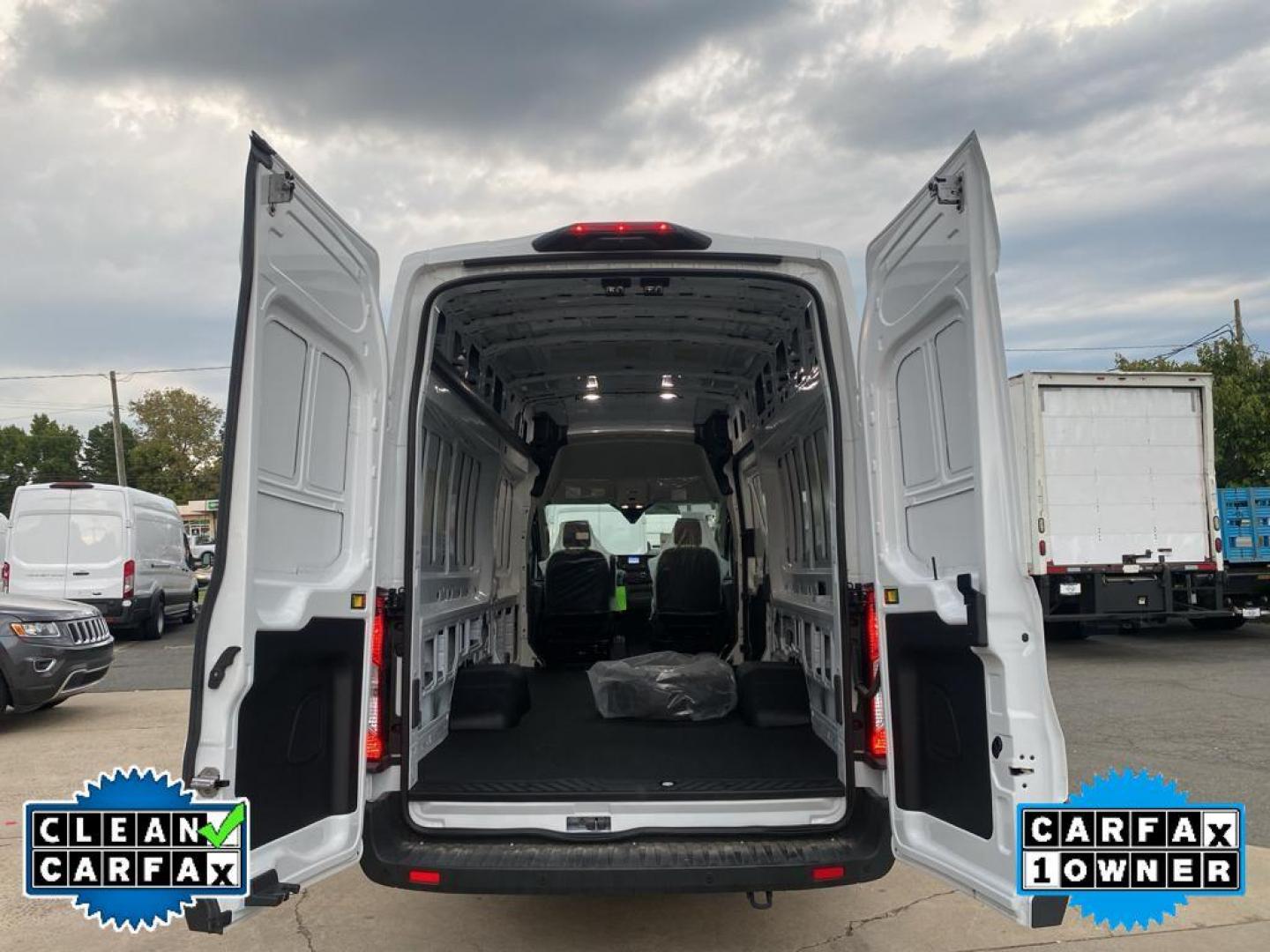 2022 Oxford White /Dark Palazzo Gray Ford Transit T-350 HD DRW (1FTRU8XG8NK) with an 3.5L V6 DOHC 24V engine, 10-speed automatic transmission, located at 6064 Gull Rd, Kalamazoo, MI, 49048, (269) 222-0088, 42.328388, -85.512924 - <b>Equipment</b><br>This model features a hands-free Bluetooth phone system. The rear parking assist technology on this 1 ton van will put you at ease when reversing. The system alerts you as you get closer to an obstruction. This vehicle is a certified CARFAX 1-owner. This vehicle has a clean CARF - Photo#30