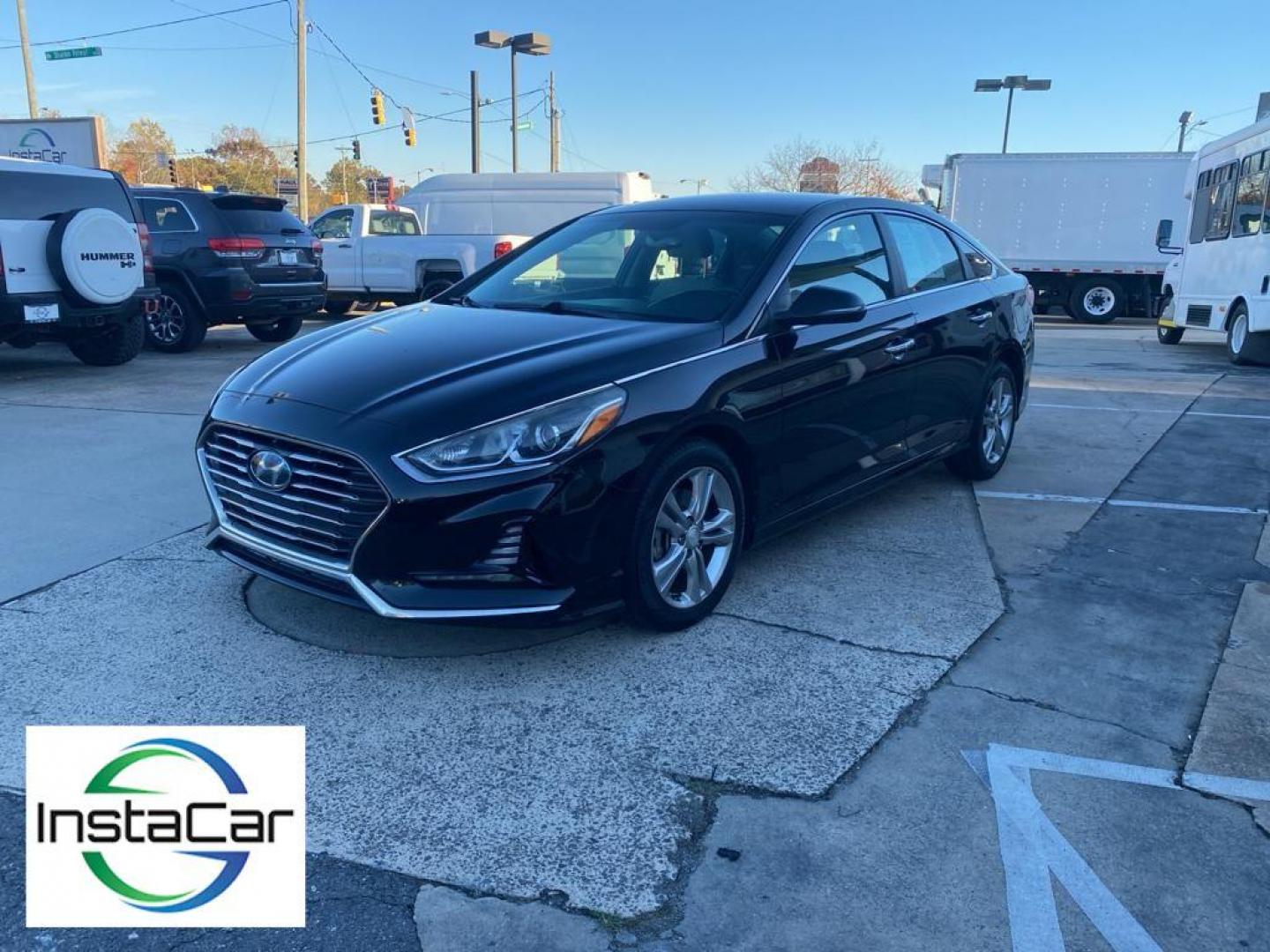 2018 Phantom Black /Gray Hyundai Sonata Sport (5NPE34AF1JH) with an 2.4L L4 DOHC 16V engine, 6A transmission, located at 6064 Gull Rd, Kalamazoo, MI, 49048, (269) 222-0088, 42.328388, -85.512924 - <b>Equipment</b><br>This 2018 Hyundai Sonata comes equipped with Android Auto for seamless smartphone integration on the road. See what's behind you with the back up camera on this 2018 Hyundai Sonata . Bluetooth technology is built into the Hyundai Sonata, keeping your hands on the steering wheel - Photo#9