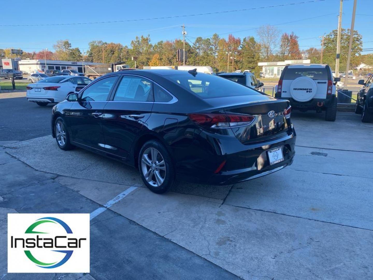 2018 Phantom Black /Gray Hyundai Sonata Sport (5NPE34AF1JH) with an 2.4L L4 DOHC 16V engine, 6A transmission, located at 6064 Gull Rd, Kalamazoo, MI, 49048, (269) 222-0088, 42.328388, -85.512924 - <b>Equipment</b><br>This 2018 Hyundai Sonata comes equipped with Android Auto for seamless smartphone integration on the road. See what's behind you with the back up camera on this 2018 Hyundai Sonata . Bluetooth technology is built into the Hyundai Sonata, keeping your hands on the steering wheel - Photo#11