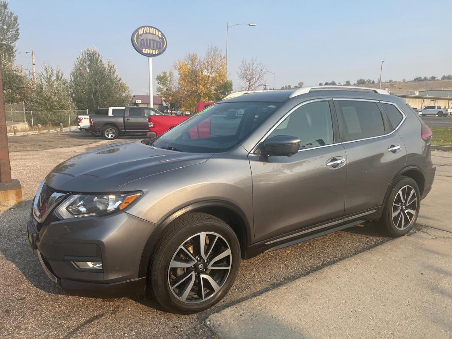 2019 gray Nissan Rogue S AWD (5N1AT2MV7KC) with an 2.5L L4 DOHC 16V engine, CVT transmission, located at 6064 Gull Rd, Kalamazoo, MI, 49048, (269) 222-0088, 42.328388, -85.512924 - Discover the exceptional blend of style, functionality, and advanced technology with this 2019 Nissan Rogue SL, equipped with All-Wheel Drive (AWD). This versatile SUV is powered by a robust 2.5L 4-cylinder engine, delivering a seamless driving experience whether you're navigating city streets or ta - Photo#1