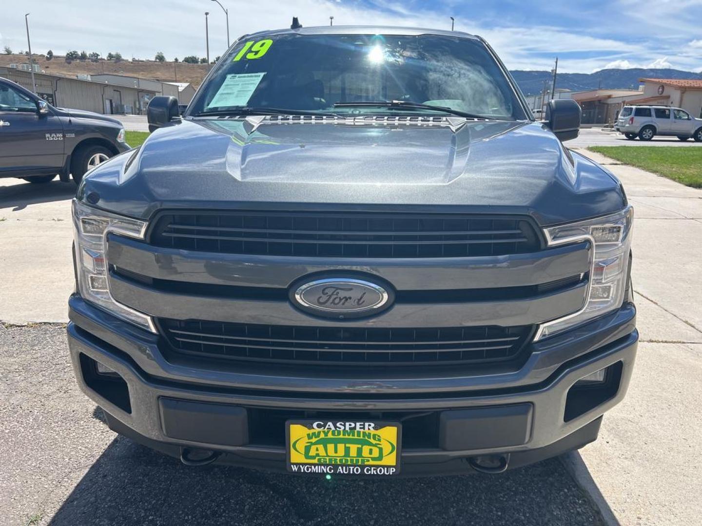 2019 gray Ford F-150 XLT SuperCrew 6.5-ft. Bed 4WD (1FTEW1E48KF) with an 3.5L V6 TURBO engine, 6A transmission, located at 6064 Gull Rd, Kalamazoo, MI, 49048, (269) 222-0088, 42.328388, -85.512924 - Discover the perfect blend of power and luxury with our 2019 Ford F-150 Lariat, now available at our dealership. This remarkable truck is equipped with a robust V6, 3.5L engine and 4WD, offering the strength and capability you need for any adventure, whether on or off the road.<br> - Photo#2