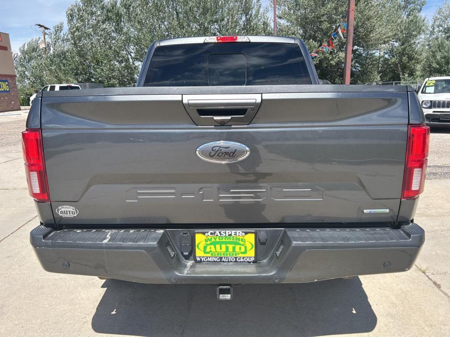 2019 gray Ford F-150 XLT SuperCrew 6.5-ft. Bed 4WD (1FTEW1E48KF) with an 3.5L V6 TURBO engine, 6A transmission, located at 6064 Gull Rd, Kalamazoo, MI, 49048, (269) 222-0088, 42.328388, -85.512924 - Discover the perfect blend of power and luxury with our 2019 Ford F-150 Lariat, now available at our dealership. This remarkable truck is equipped with a robust V6, 3.5L engine and 4WD, offering the strength and capability you need for any adventure, whether on or off the road.<br> - Photo#5