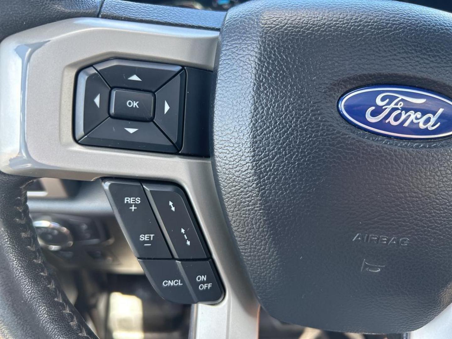 2019 gray Ford F-150 XLT SuperCrew 6.5-ft. Bed 4WD (1FTEW1E48KF) with an 3.5L V6 TURBO engine, 6A transmission, located at 6064 Gull Rd, Kalamazoo, MI, 49048, (269) 222-0088, 42.328388, -85.512924 - Discover the perfect blend of power and luxury with our 2019 Ford F-150 Lariat, now available at our dealership. This remarkable truck is equipped with a robust V6, 3.5L engine and 4WD, offering the strength and capability you need for any adventure, whether on or off the road.<br> - Photo#16