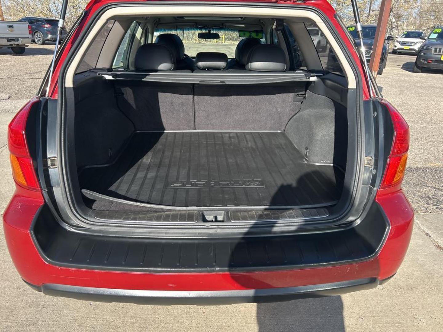 2006 maroon Subaru Outback 2.5XT Limited Wagon (4S4BP67C866) with an 2.5L H4 DOHC 16V TURBO engine, 5-Speed Automatic Overdrive transmission, located at 6064 Gull Rd, Kalamazoo, MI, 49048, (269) 222-0088, 42.328388, -85.512924 - Photo#11