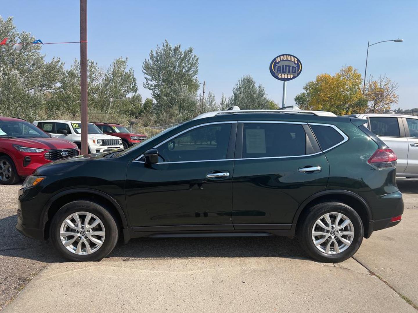 2019 green Nissan Rogue S AWD (5N1AT2MV6KC) with an 2.5L L4 DOHC 16V engine, CVT transmission, located at 6064 Gull Rd, Kalamazoo, MI, 49048, (269) 222-0088, 42.328388, -85.512924 - For sale at our dealership is a 2019 Nissan Rogue SV with All-Wheel Drive, a remarkable choice for those seeking reliability and comfort. This versatile SUV features a 4-cylinder, 2.5L engine, offering a perfect balance of power and fuel efficiency, making it ideal for both city commuting and weeken - Photo#0