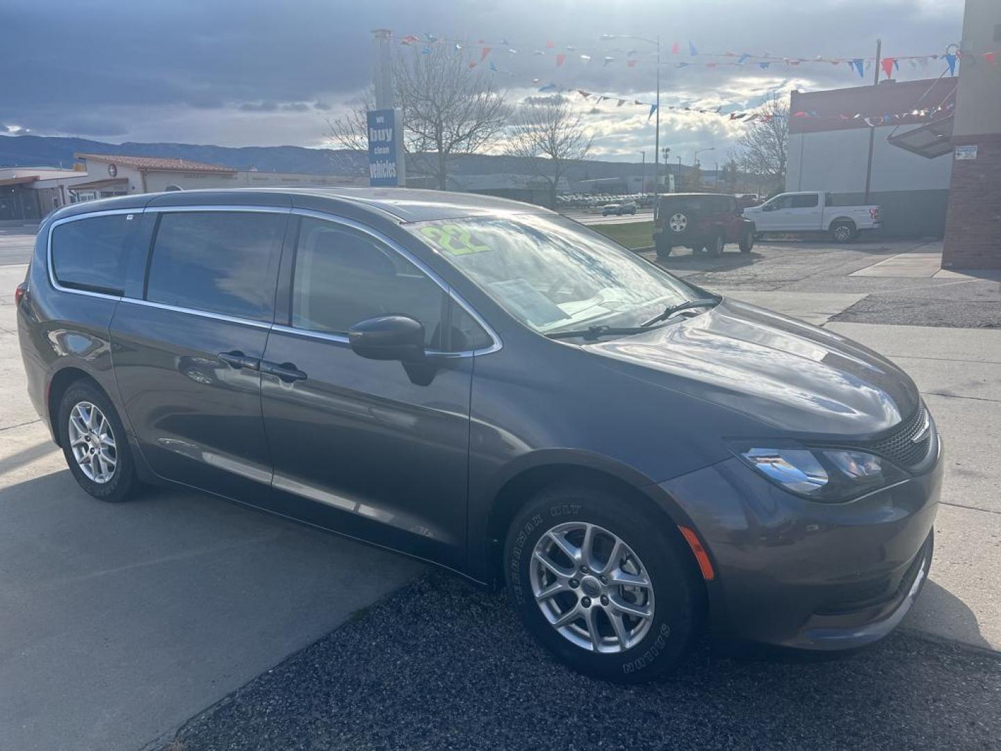 2022 Chrysler Voyager LX (2C4RC1CG9NR) with an 3.6L V6 DOHC 24V engine, 9A transmission, located at 6064 Gull Rd, Kalamazoo, MI, 49048, (269) 222-0088, 42.328388, -85.512924 - Introducing the 2022 Chrysler Voyager LX, a dynamic blend of sophistication and practicality that's ready to elevate your driving experience! Powered by a robust V6, 3.6L engine, this front-wheel-drive marvel offers an exhilarating blend of power and efficiency, making every journey a joy.<br> - Photo#3