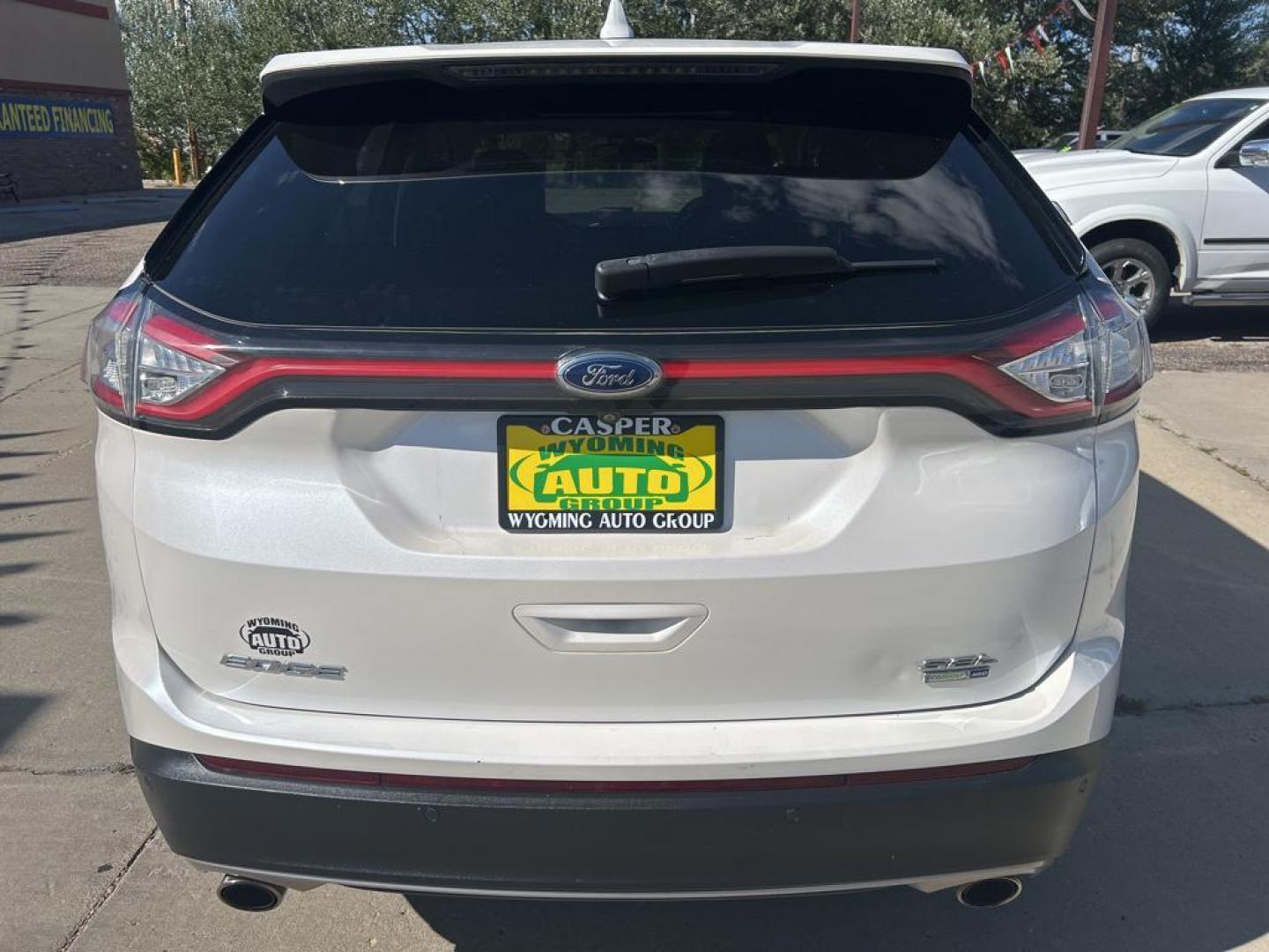 2018 white Ford Edge SEL AWD (2FMPK4J92JB) with an 2.0L L4 DOHC 16V engine, 6A transmission, located at 6064 Gull Rd, Kalamazoo, MI, 49048, (269) 222-0088, 42.328388, -85.512924 - Introducing the dynamic and reliable 2018 Ford Edge SEL with AWD, a perfect blend of sophistication and performance! This remarkable vehicle is designed to elevate your driving experience with its impressive features and sleek design. Under the hood, you'll find a robust 4-cylinder, 2.0L engine that - Photo#4