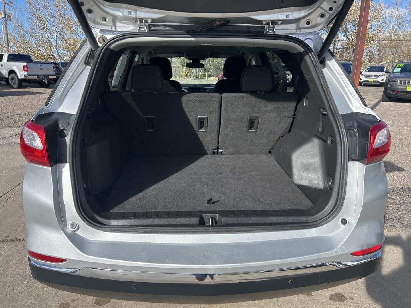 2021 silver Chevrolet Equinox LT AWD (3GNAXTEV8MS) with an 1.5L L4 DOHC 16V TURBO engine, 6A transmission, located at 6064 Gull Rd, Kalamazoo, MI, 49048, (269) 222-0088, 42.328388, -85.512924 - Photo#11